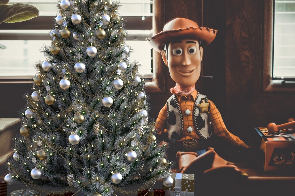 Dolls & Other Toys Come To Life At North Pole City! North Pole City